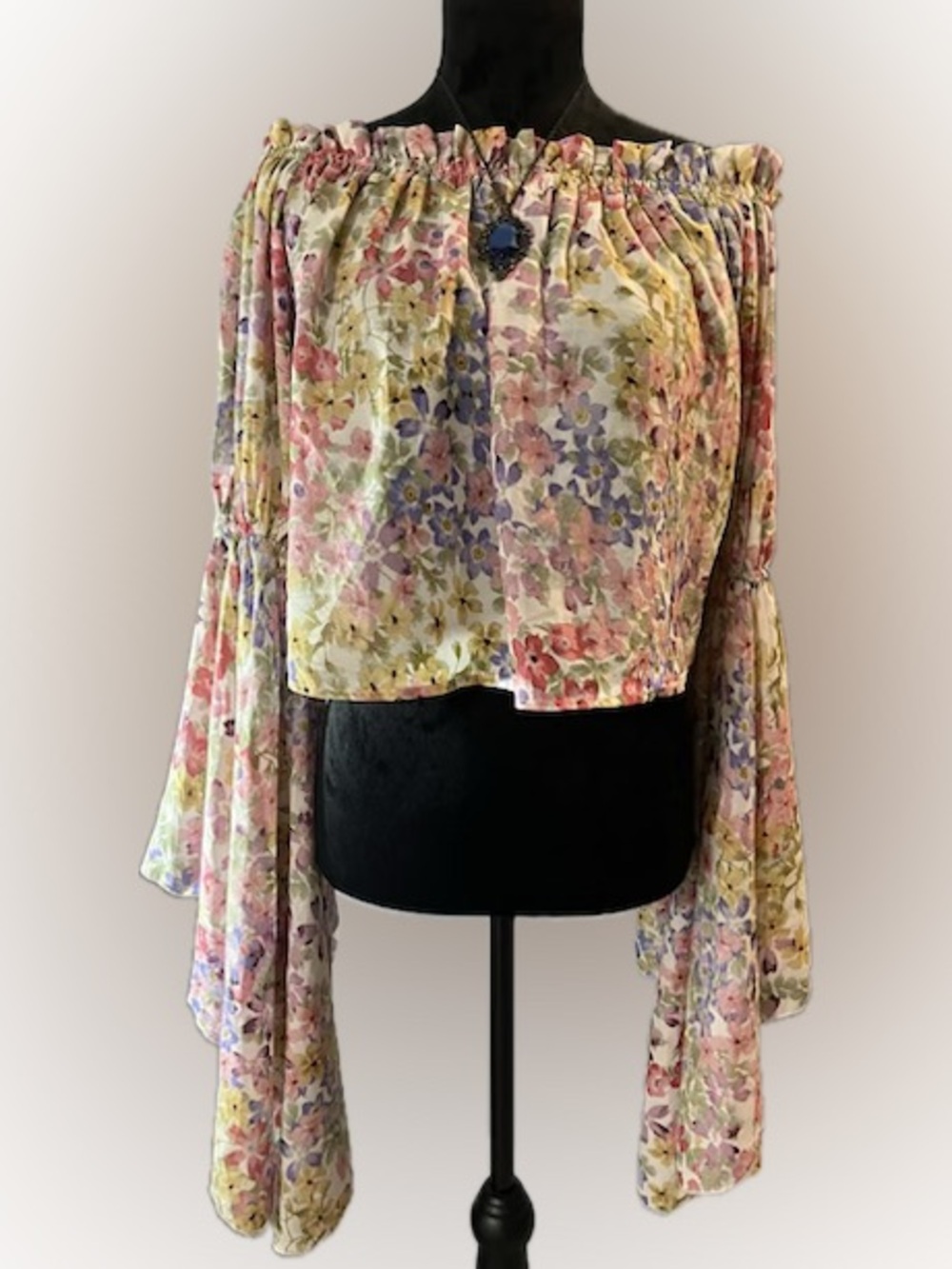 LIVE 4 TRUTH Floral Off-Shoulder Boho 1970’s Style Bell Sleeve Crop Top